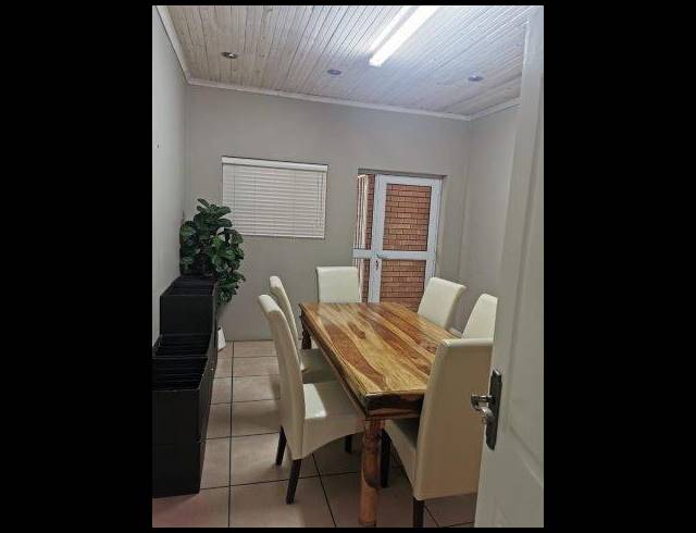 150M² OFFICE RENTED IN NEWTON PARK
